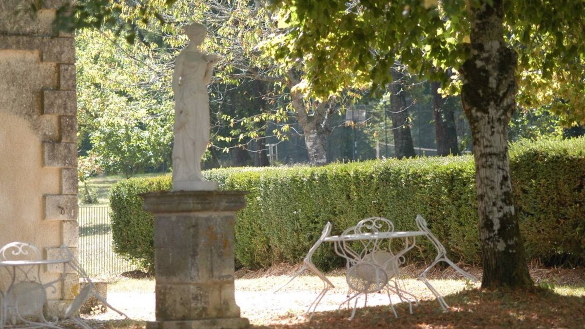 Mareuil en Perigord House | Renovated former stable, on a hill overlooking the countryside, close to the village.