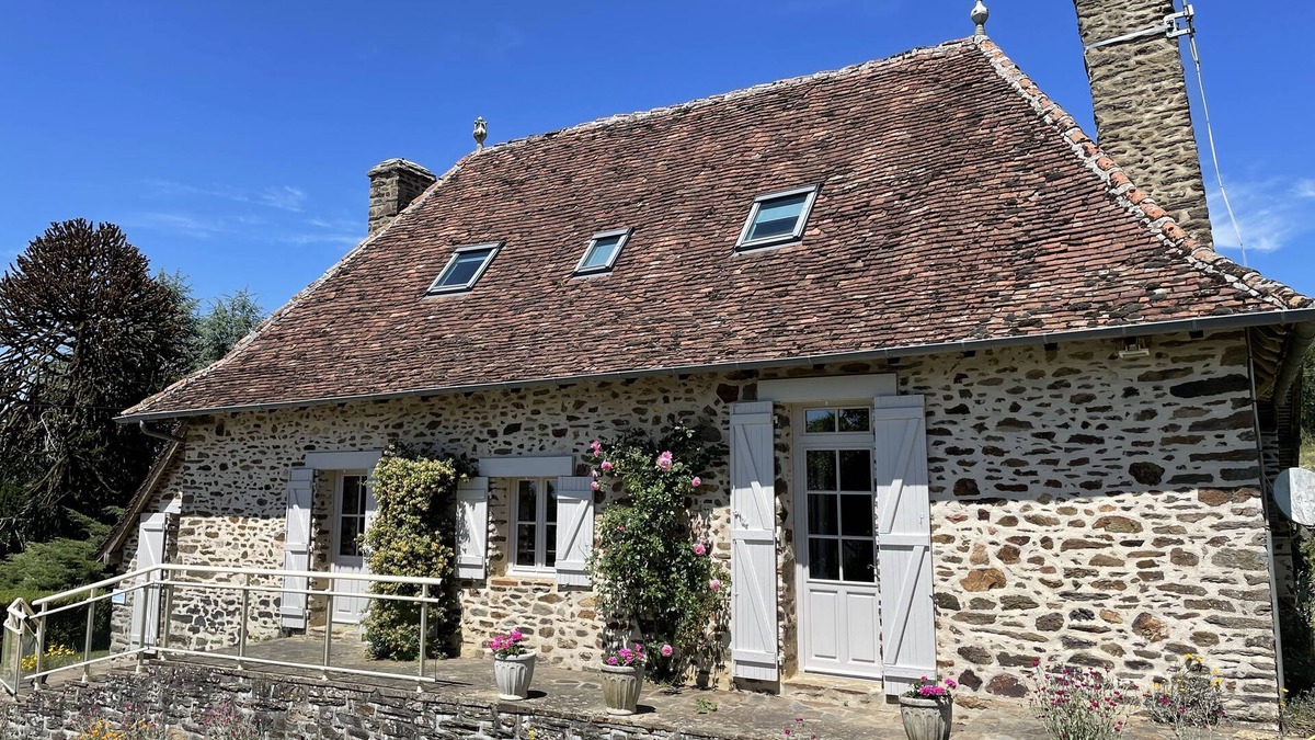 Saint-Martin-Sepert Cottage | Renovated house in the countryside
