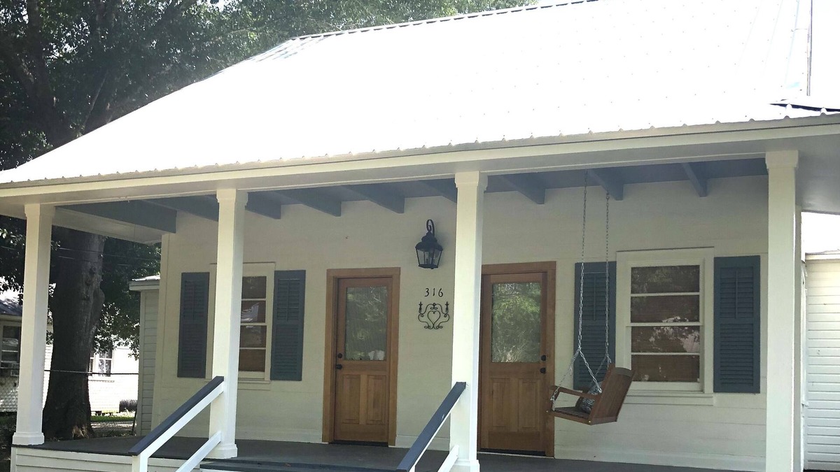 Washington House | Renovated historical cottage, great location to all of Acadiana attractions