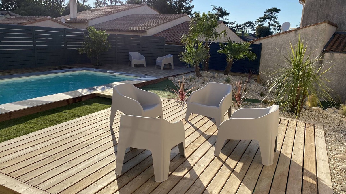 Ronce-les-Bains Villa | Renovated house 400M from the beach, secure private pool, 4 bedrooms, 2 bathrooms