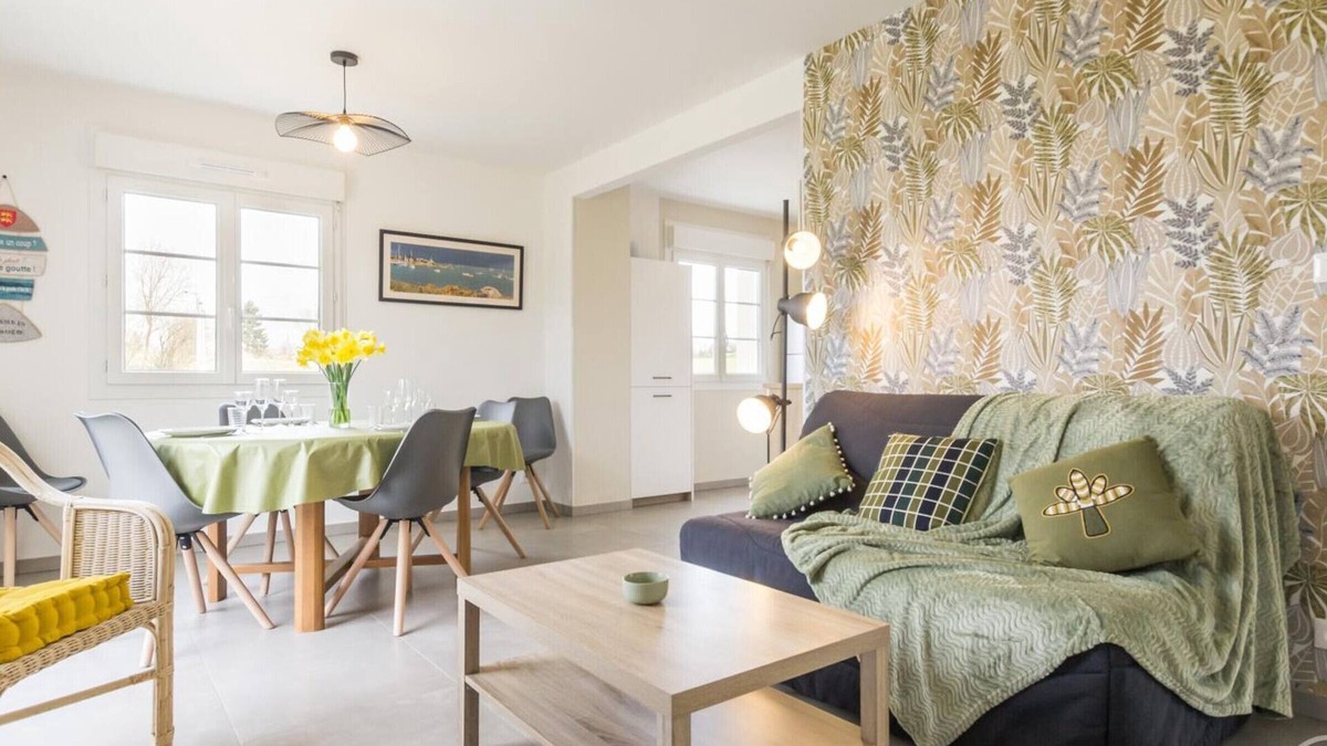 Bourgvallees Cottage | Renovated house with WiFi and parking in St Romphaire