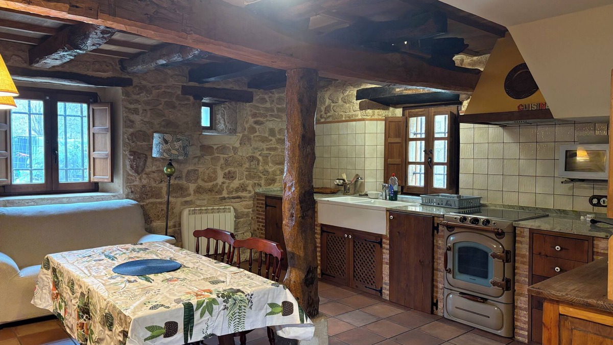 Sedano House | Renovated house with 2 bedrooms, 1 bathroom and living-dining room in stone and wood is very cozy.