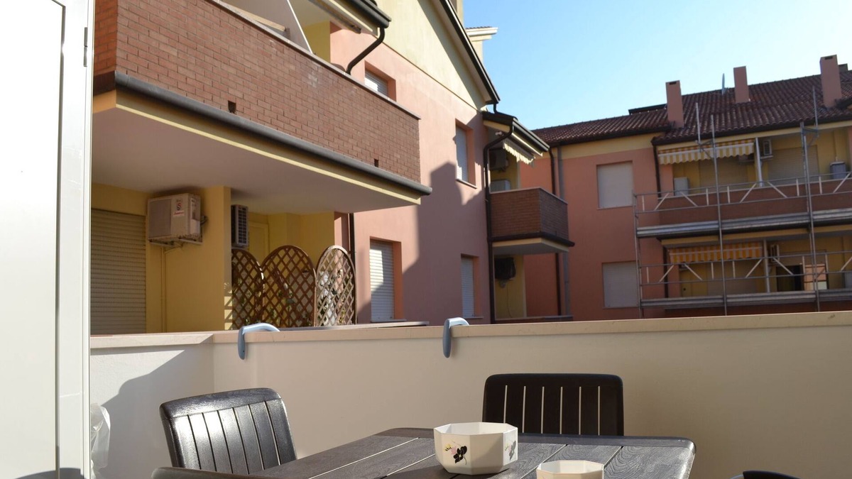 Rosapineta Apartment | Renovated flat with pool and terrace near the beach