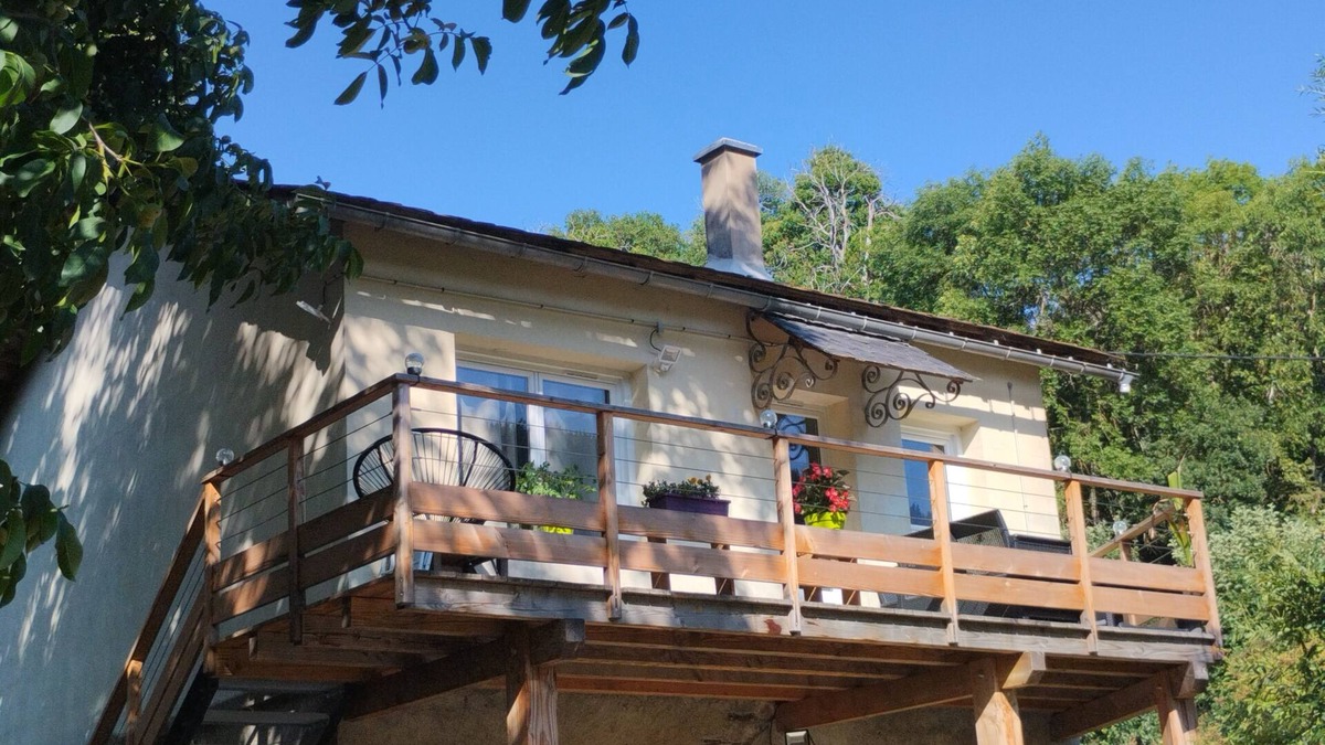 Meyrueis Apartment | Renovated "La dépendance" a stone's throw from Meyrueis ideal setting for up to 7 people