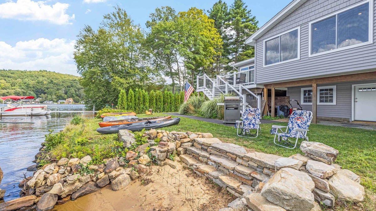 Holland House | Renovated Lakefront Retreat Near Sturbridge