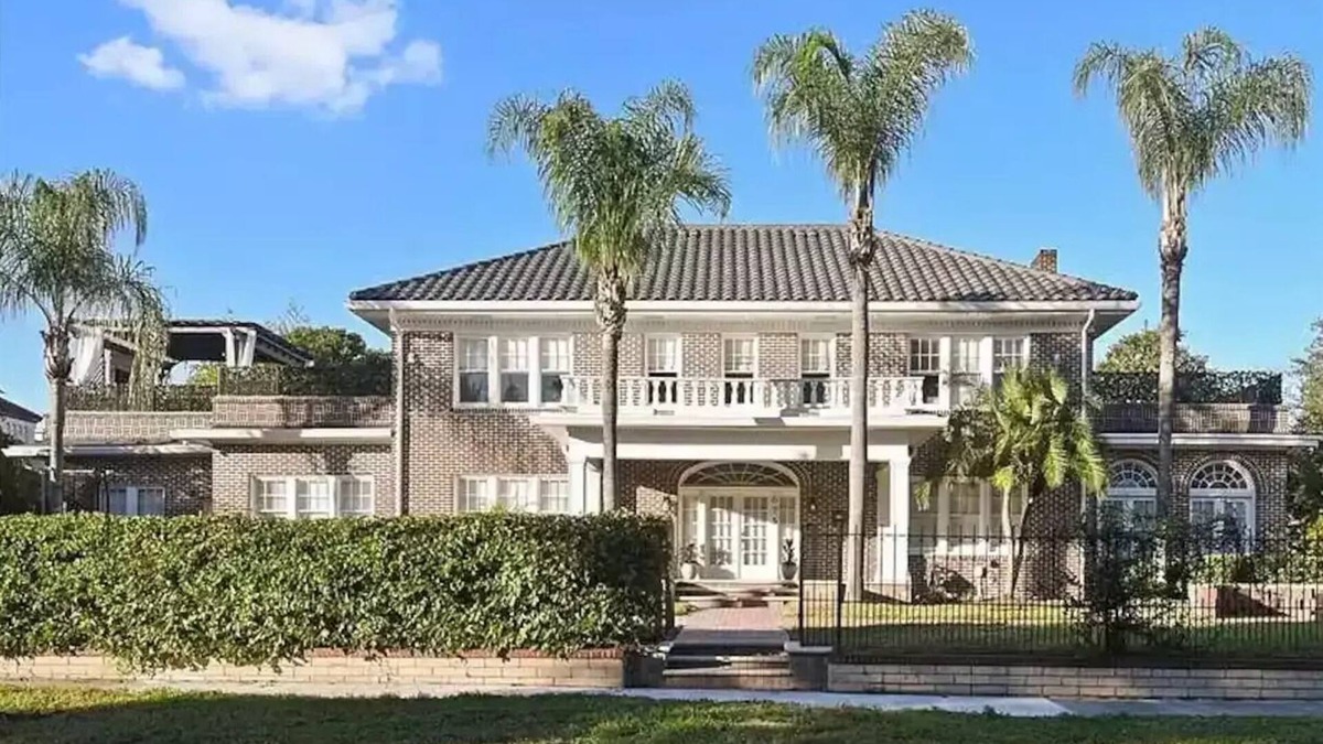 Lake Davis - Greenwood House | RENOVATED LUXURY 6000 sqft Mansion in Downtown Orlando SLEEP 14 NEAR Theme Parks