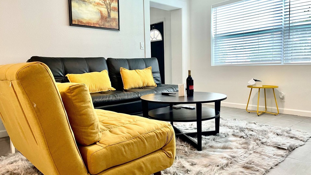 Pompano Beach House | Renovated Luxury 1 Bedroom Unit