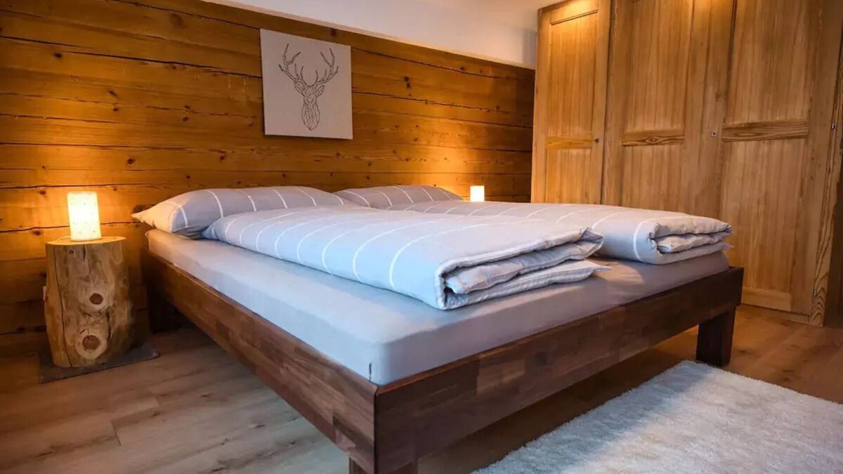 Grindelwald Ski Chalet | Renovated, modern furnished vacation apartment - quiet location