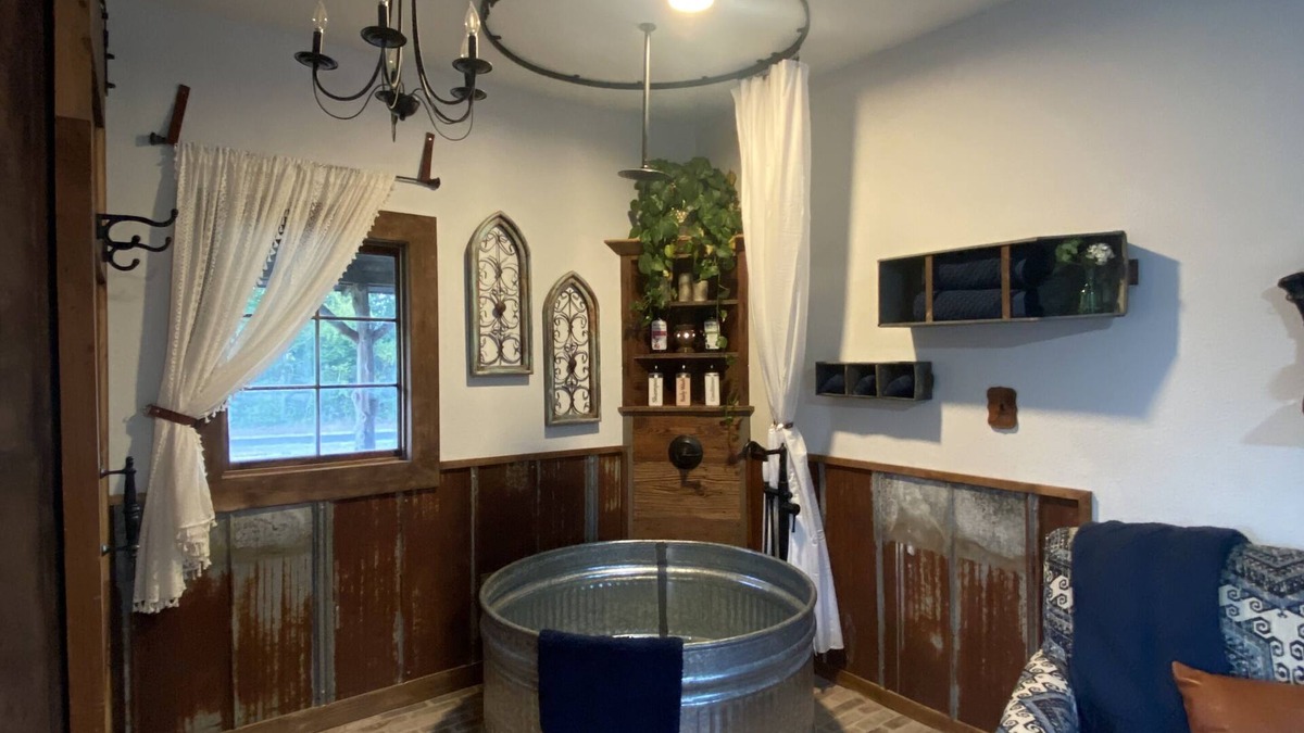 Montalba Cabin | Renovated Montalba Post Office rich with history and rustic charm.