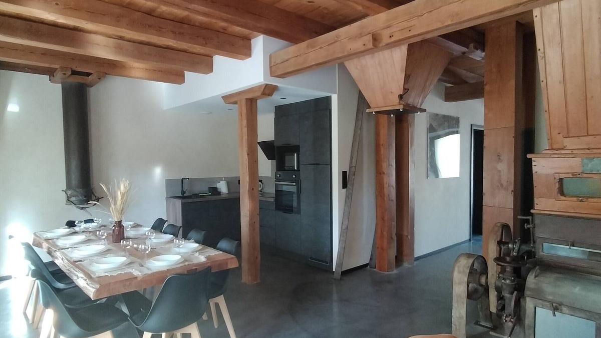 Saint-Maurice House | Renovated old mill for 10 people with Nordic bath and 4 bathrooms!