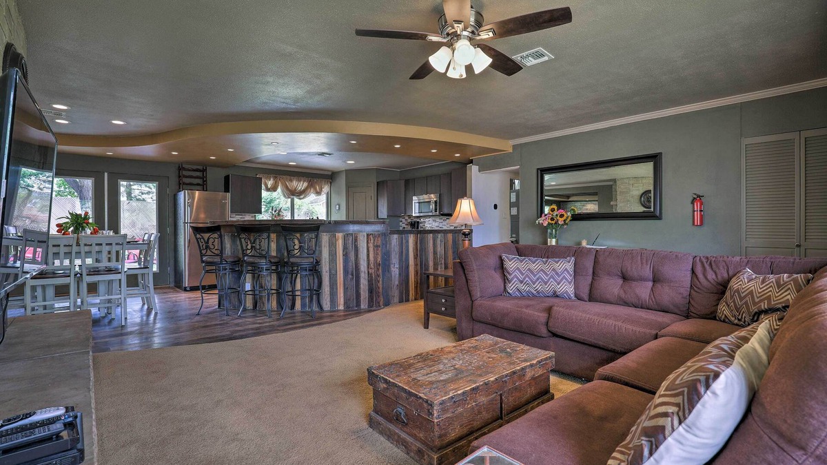 Page House | Renovated Open Floor Plan; Walk 2 Downtown & Shops