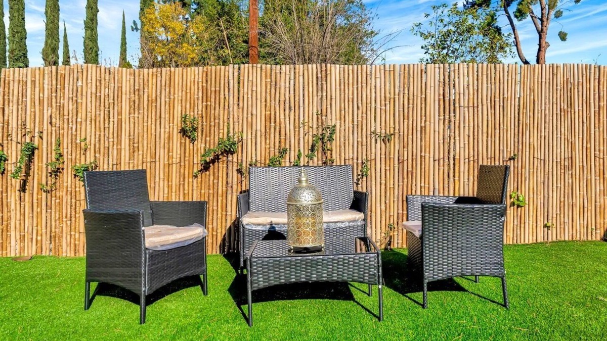 West Hills House | Renovated pet friendly w/beautiful yard & jacuzzi