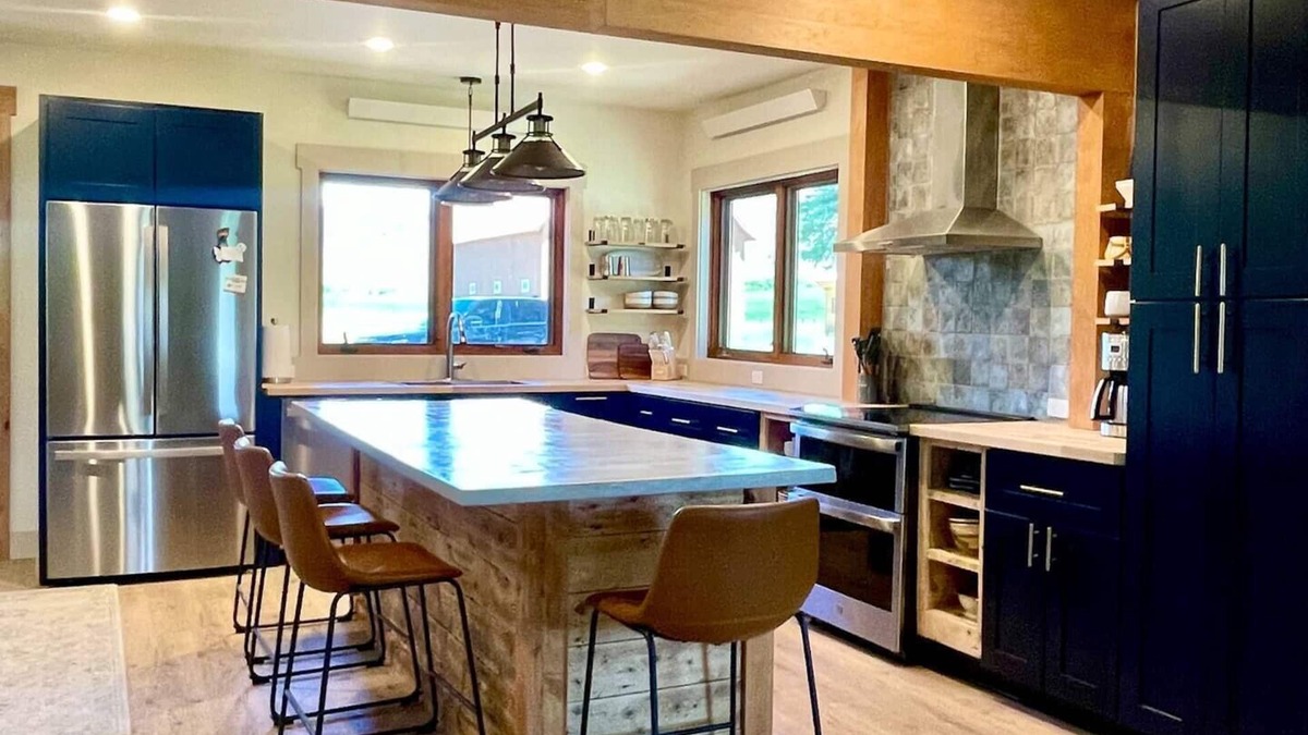Whitepine House | Renovated Ranch Retreat in Heart of the Rockiesnn