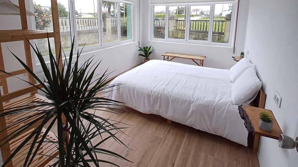 Meiras House | Renovated rural house with garden, 5 minutes from beaches.