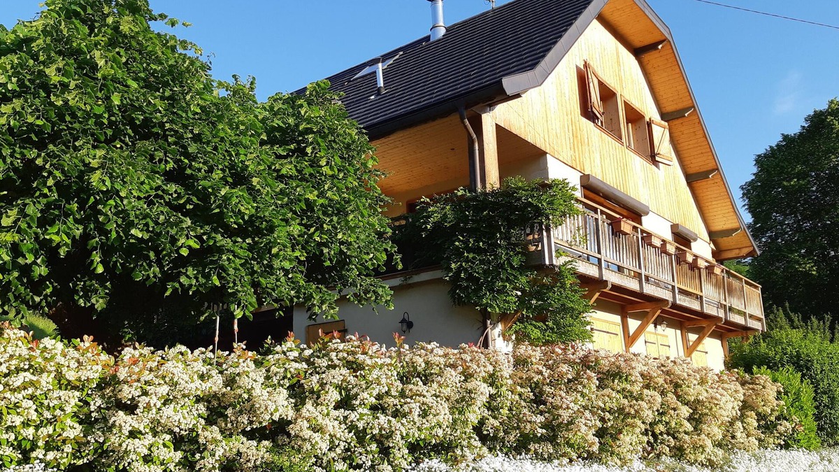 Saint-Jorioz Villa | Renovated Savoyard farmhouse with outdoor SPA