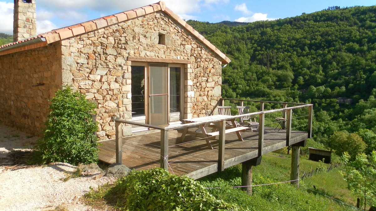 Nozieres House | Renovated sheepfold in a 17th-century hamlet