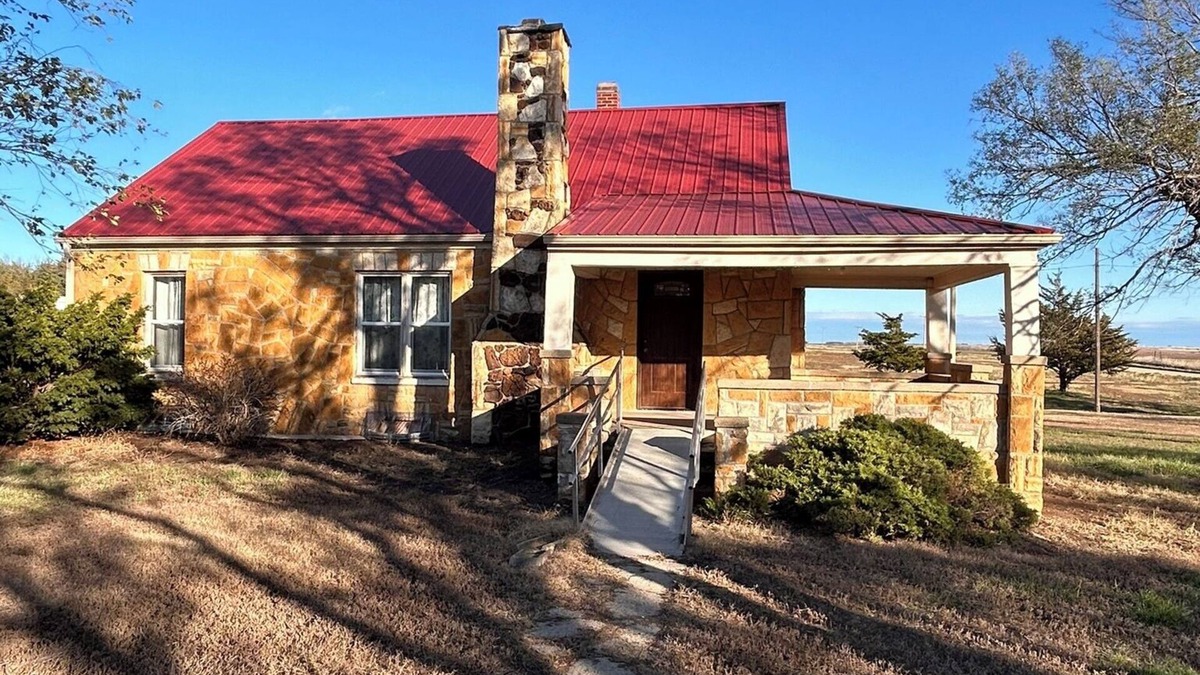 Mitchell County Other | Renovated stone farmhouse- Quiet Country Stay