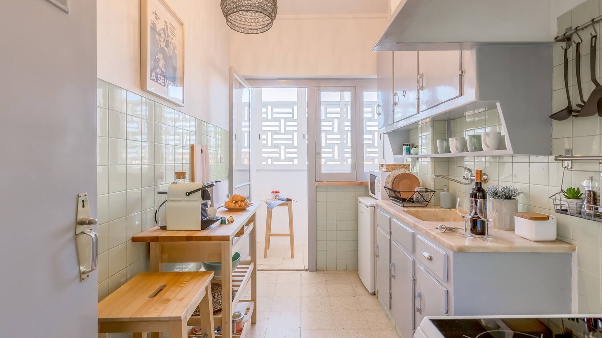 Alfama Apartment | Renovated Sunny Apartment with Balcony, By TimeCooler