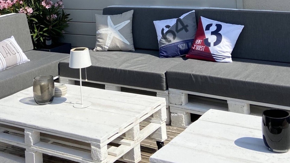 Barneville-Carteret House | Renovated villa with heated pool - sleeps 10