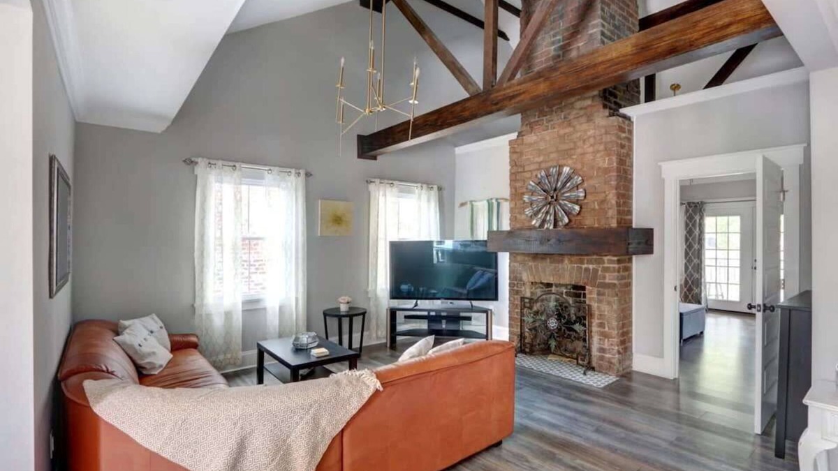 Savannah Victorian District Condo | Renovated Victorian Condo Near Forsyth Park