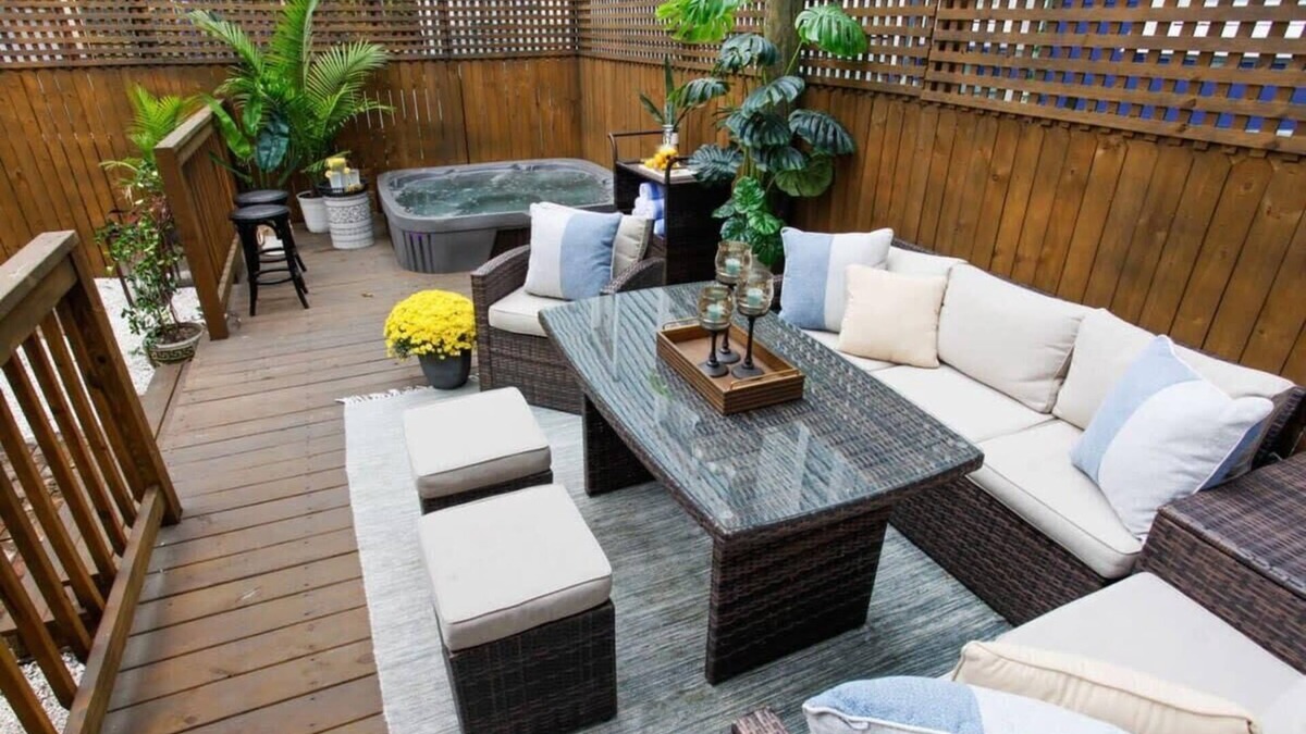 Savannah Victorian District House | Renovated Victorian District Home | Hot Tub