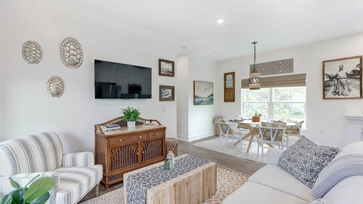 Thunderbolt Cottage | Renovated with Water View - 5 min to SAV - 15 to Beach by Lucky Savannah