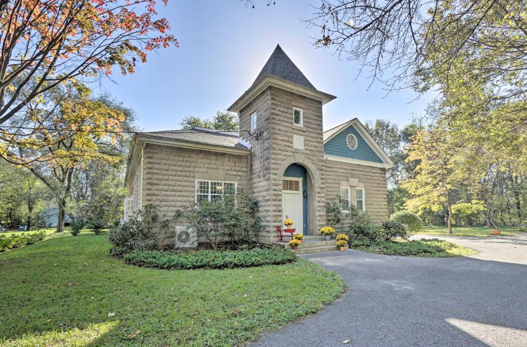 Kearneysville House | Renovated WV Schoolhouse History Buffs Heaven!