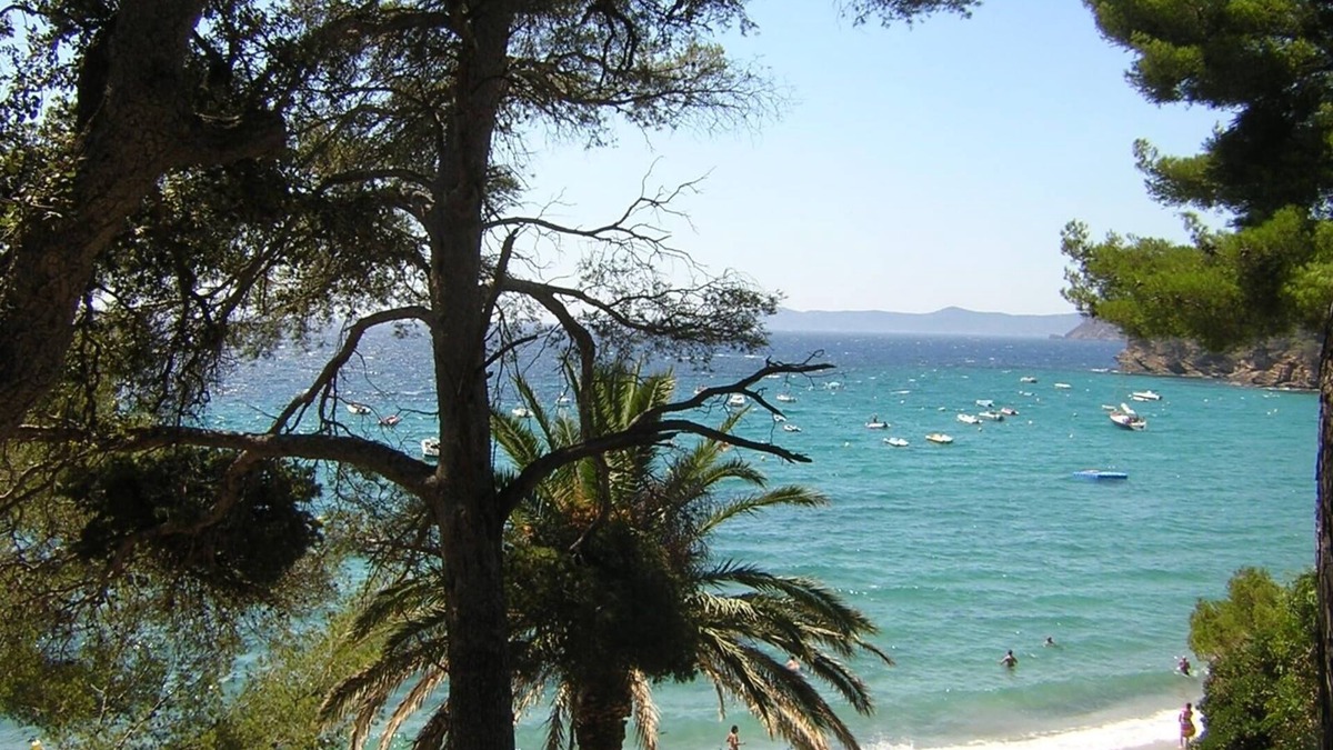 Le Rayol House | RENT A SMALL FAMILY HOME IN RAYOL CANADEL
