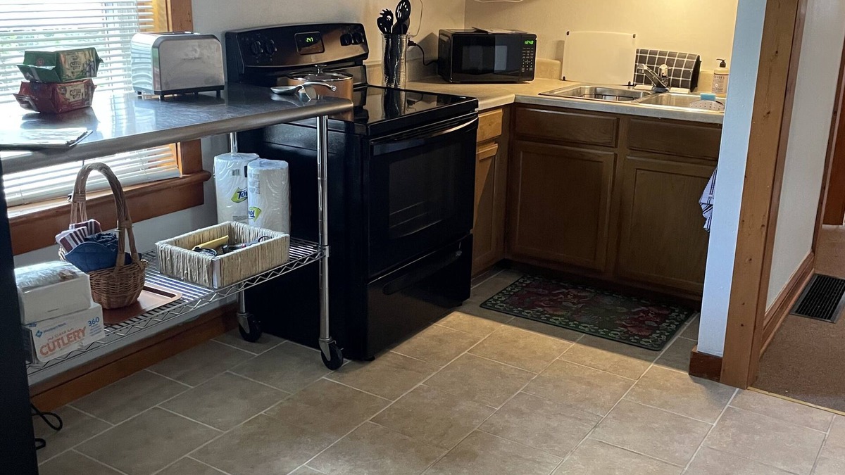 Williamsport Apartment | Rent by the month ,fully furnished.Centrally located, cozy & clean.