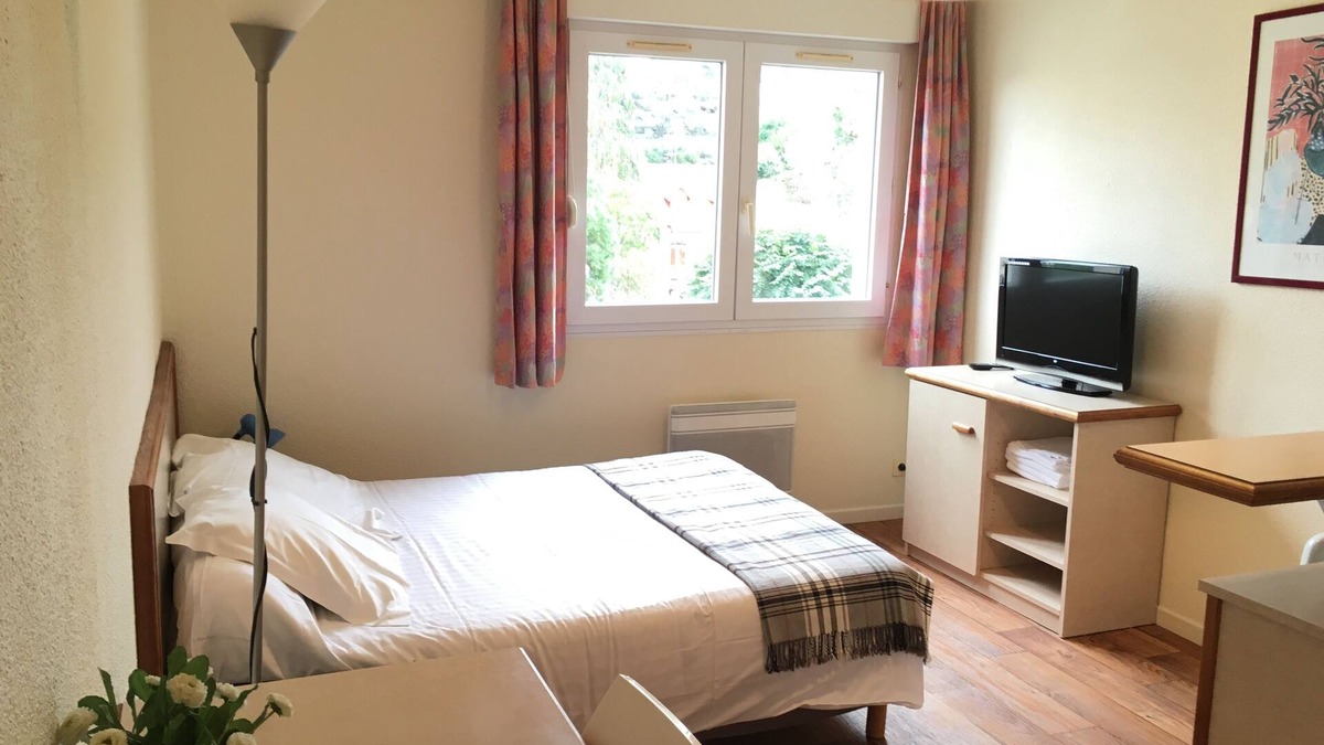 Royat Apartment | Rent furnished studios at the foot of the Auvergne Volcanoes