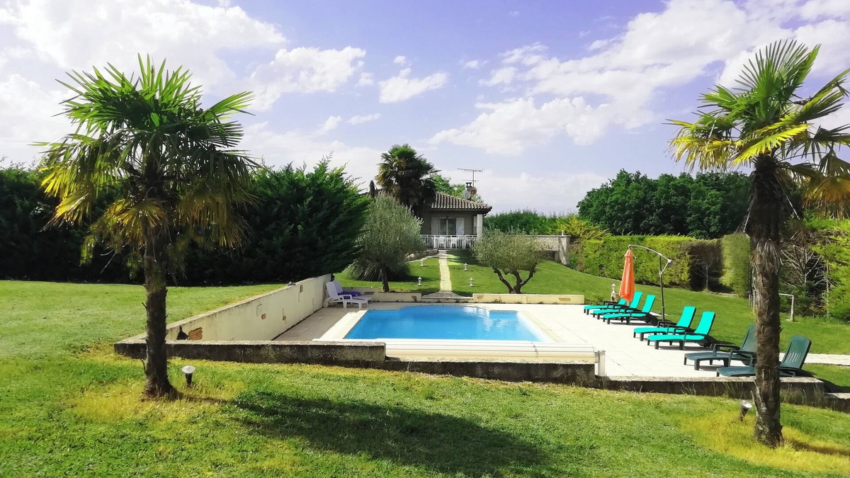 Montaigu-de-Quercy House | Rent house with private pool in the campgne near a lake