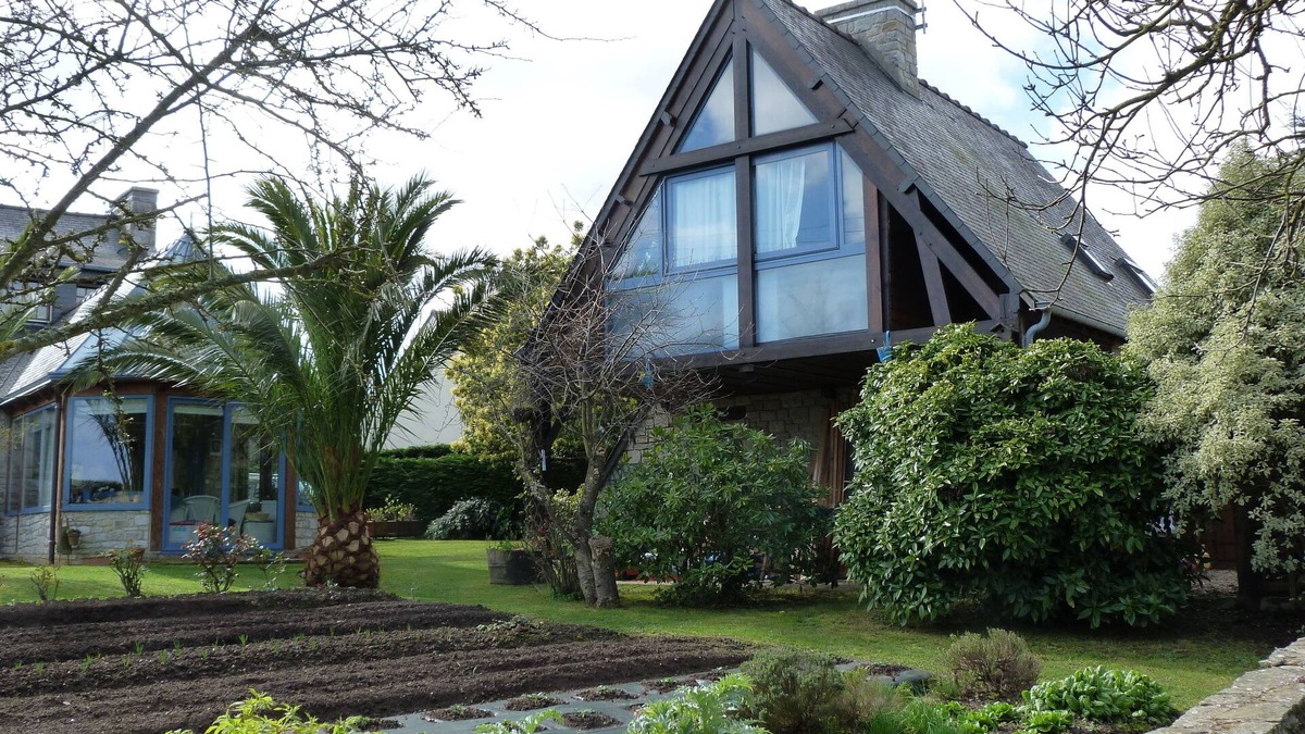 Saint-Cast-le-Guildo Apartment | Rent large, independent apartment T2 set on the sea.