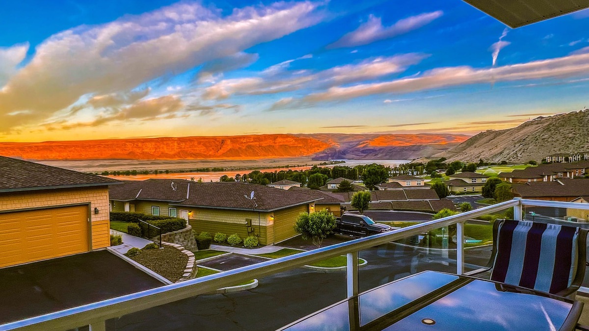 Quincy House | Rent Like a Rock Star @ Hotel Rock in Sunserra, C-Bar!