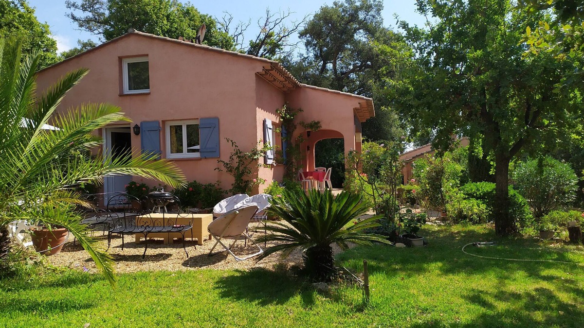 Grimaud House | Rent small detached house