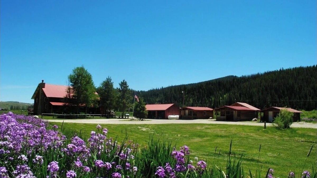 Bondurant Cabin | Rent the Entire Guest Ranch for your reunion, retreat or event!