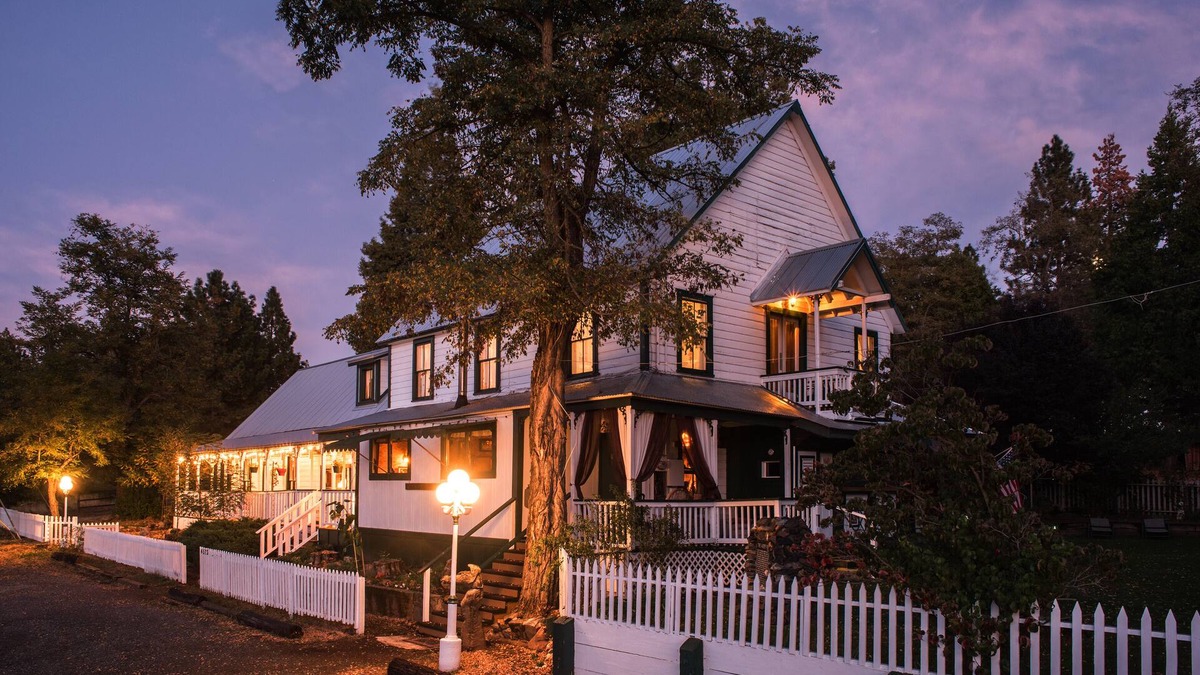 Avery Hotel | Rent the Entire Historic Avery Hotel Sierra Getaway and Venue
