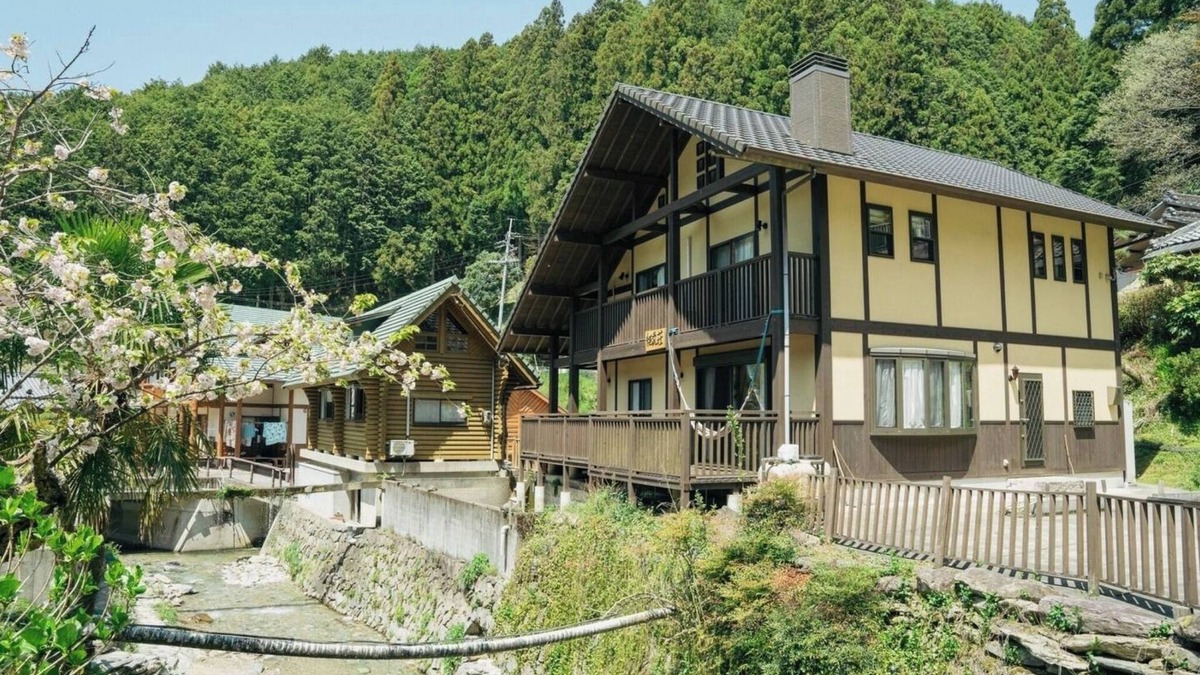 Kinokawa Cottage | Rent the entire log house Covered BBQ area priva/Kinokawa Wakayama