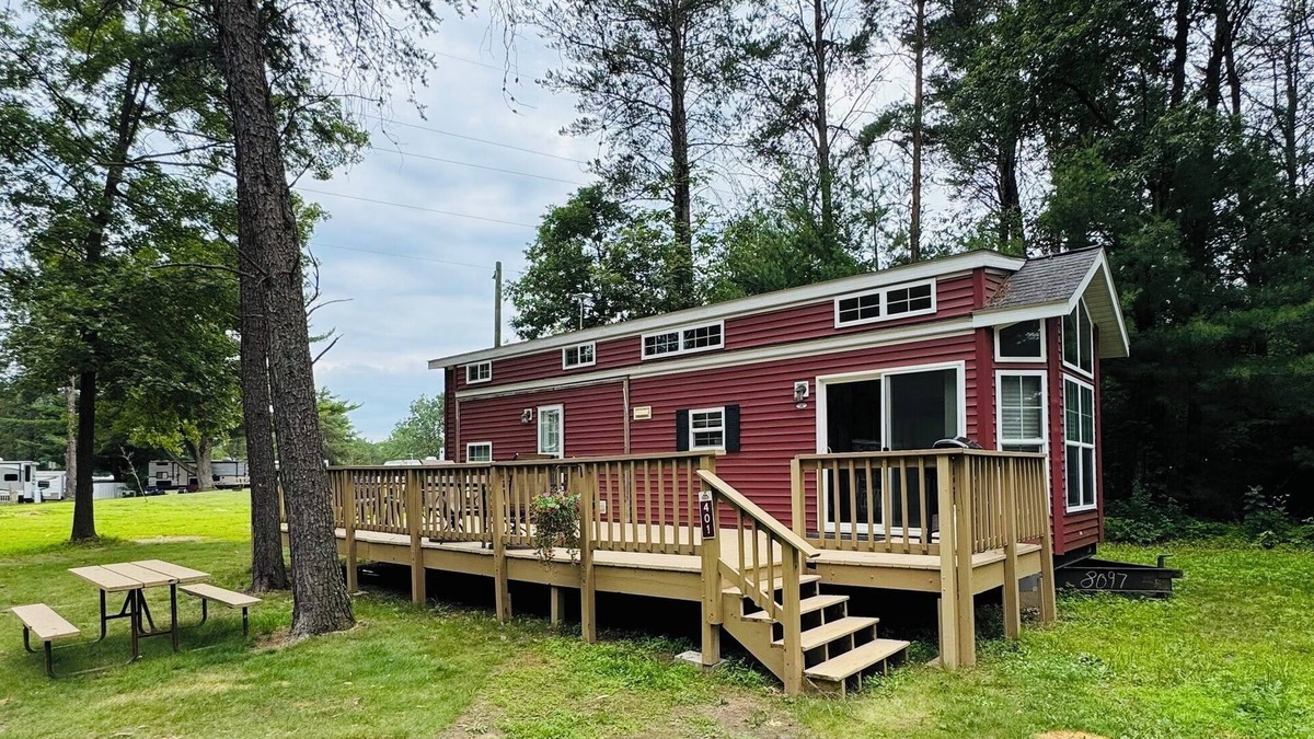Wisconsin Dells Cabin | Rental Cabin #401 w/Queen Bed