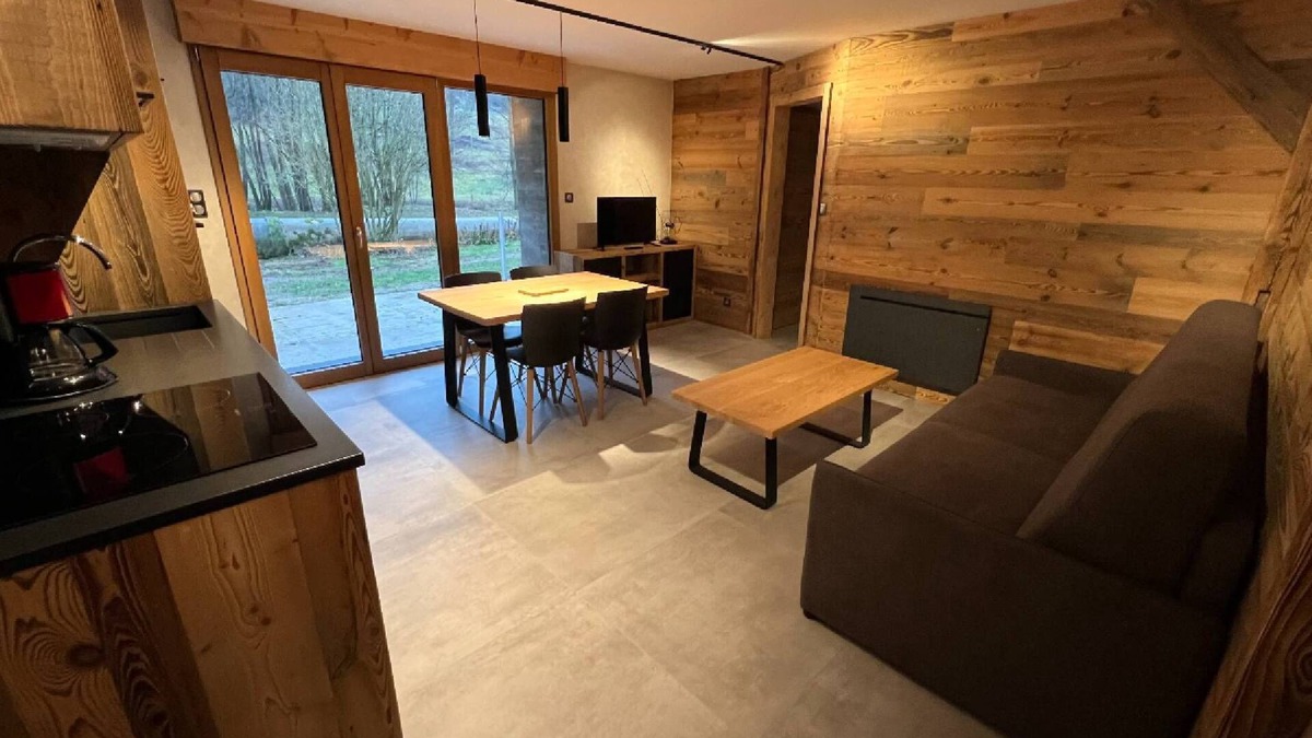 Rochesson House | Rental of 12 gîtes and 1 chalet that can accommodate 2 to 10 people.