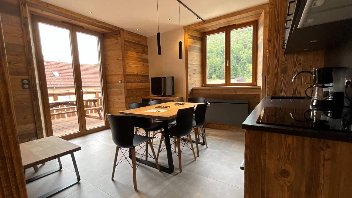 Rochesson House | Rental of 12 gîtes and 1 chalet that can accommodate 2 to 10 people.