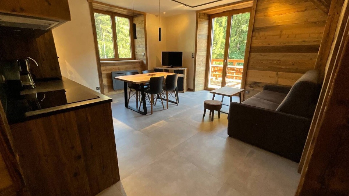 Rochesson House | Rental of 12 gîtes and 1 chalet that can accommodate 2 to 10 people.