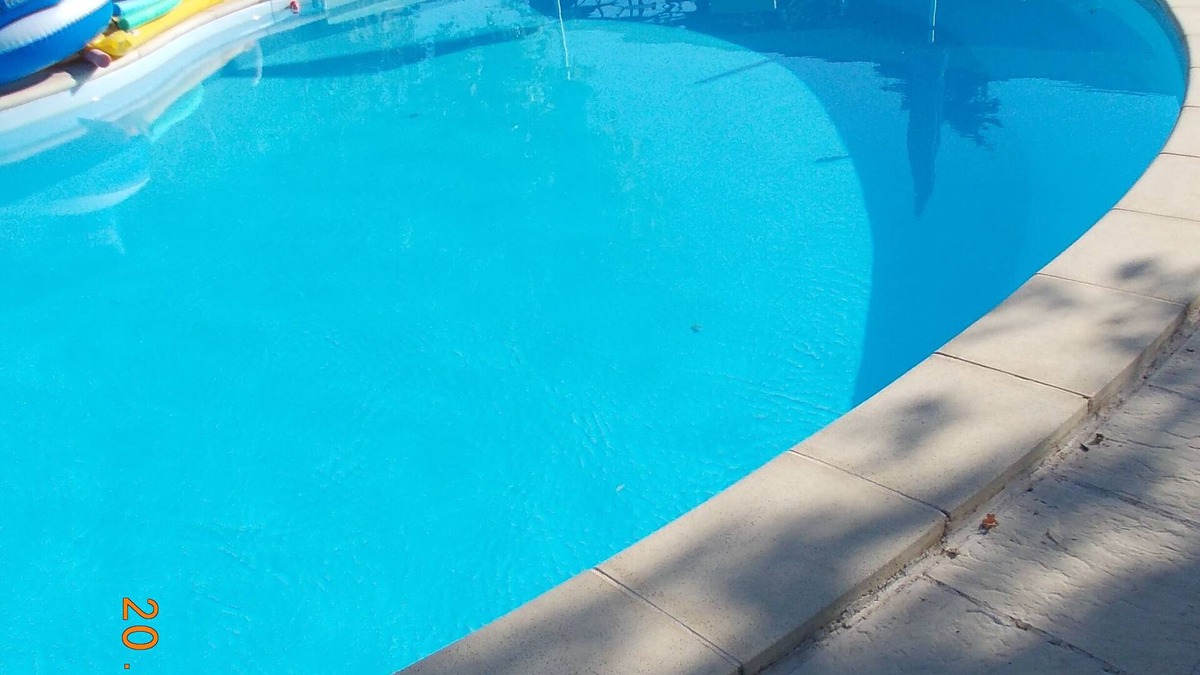 Le Pontet Apartment | Rental of an apartment in a provencal farmhouse in Pontet with swimming pool