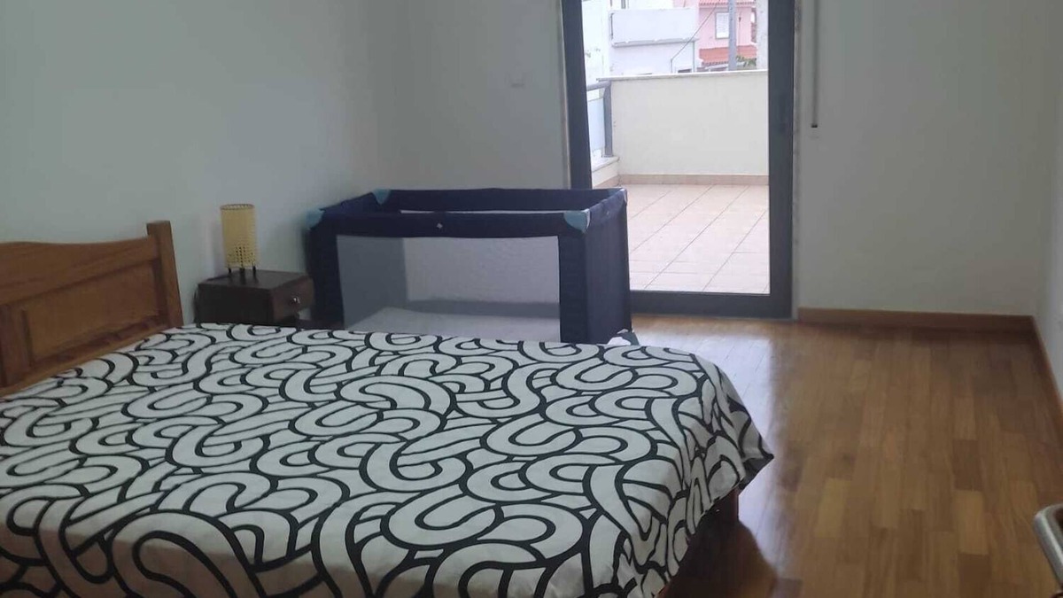 A dos Cunhados Apartment | Renting 2 bedrooms in the West
