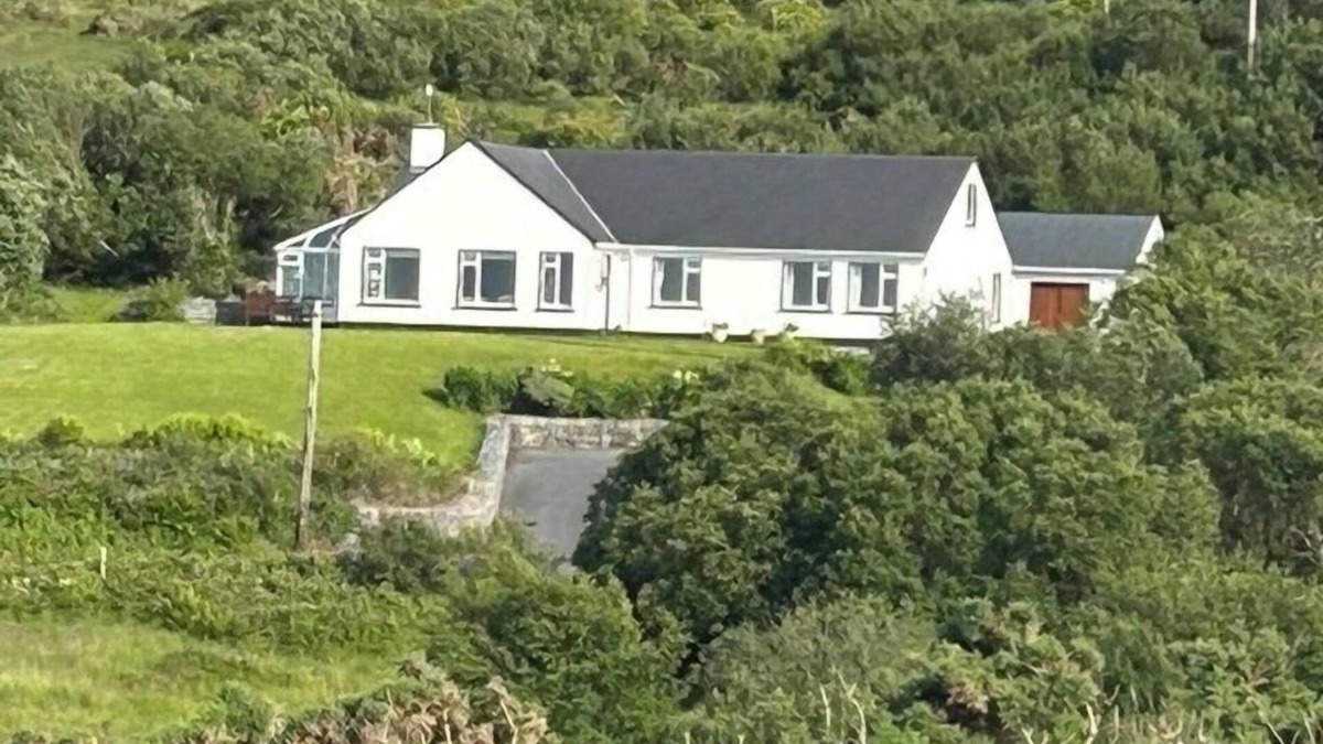 Tully House | Renvyle 'Heaven Too' is spacious, private.