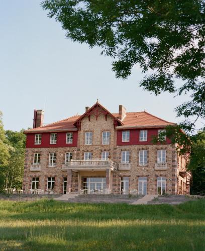 La Ville-aux-Clercs Hotel | Repère Sauvage