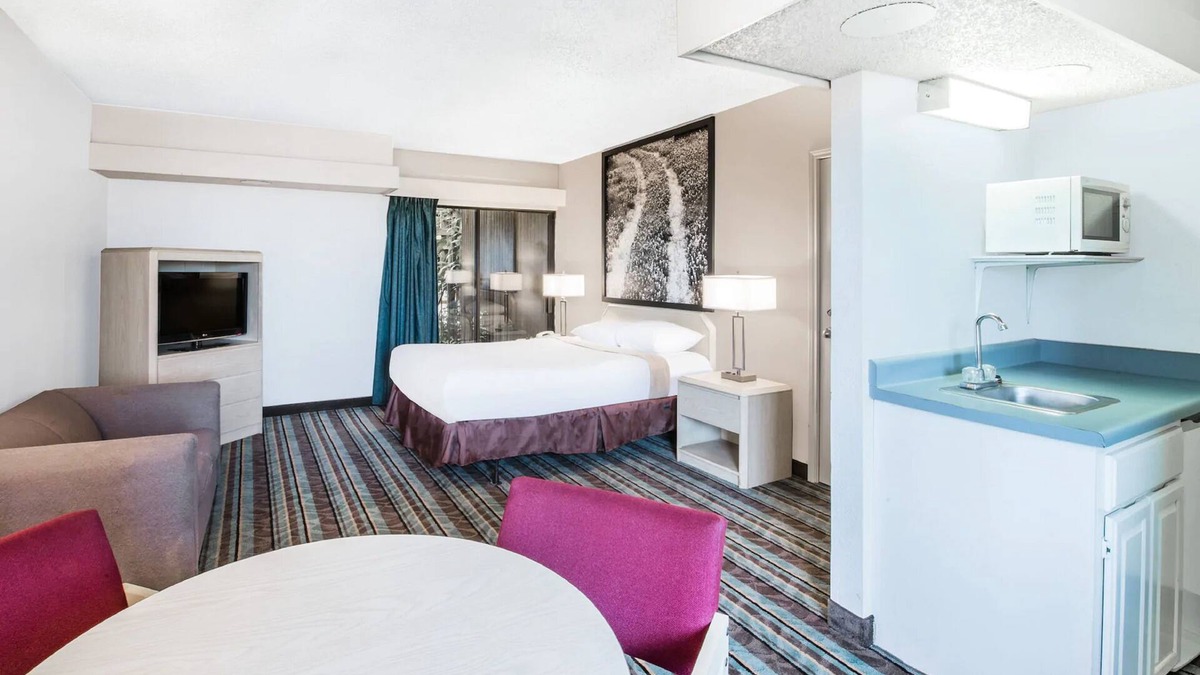 Ozona Hotel | Republic Hotel of Ozona