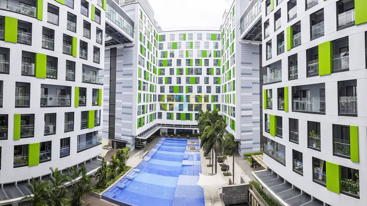 Tan Binh Apartment | Republic Plaza apartment, city view, near the airport, high-class amenities