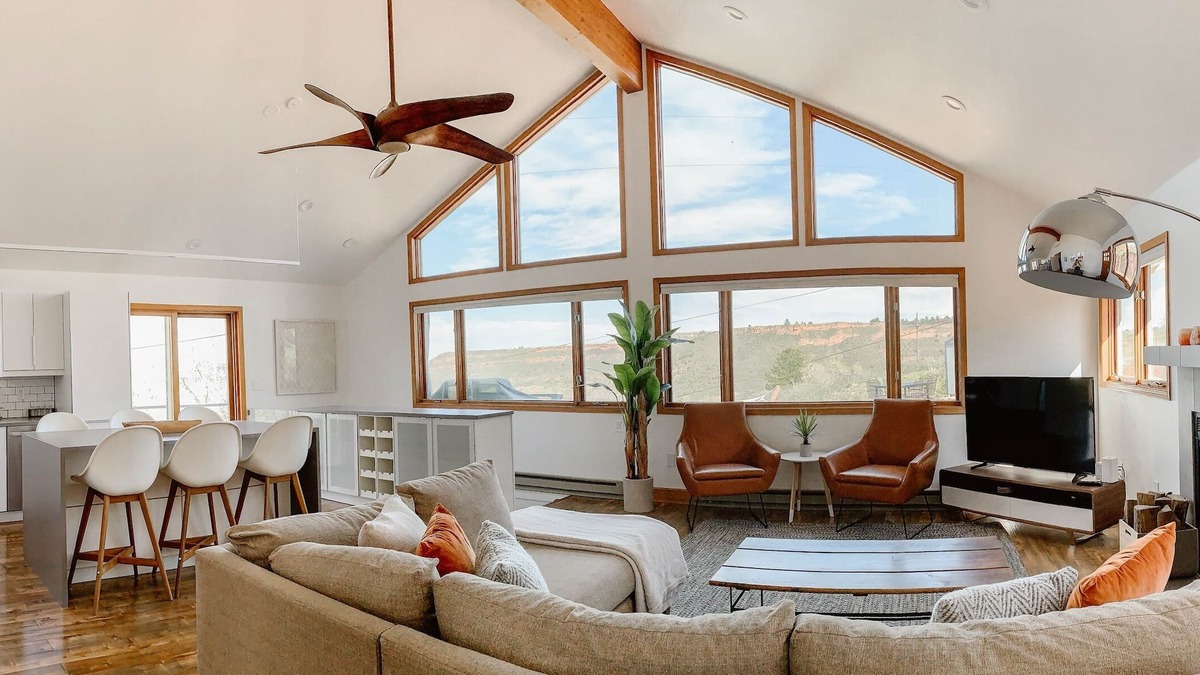 Fort Collins House | Reservoir Retreat with Hot Tub and Views