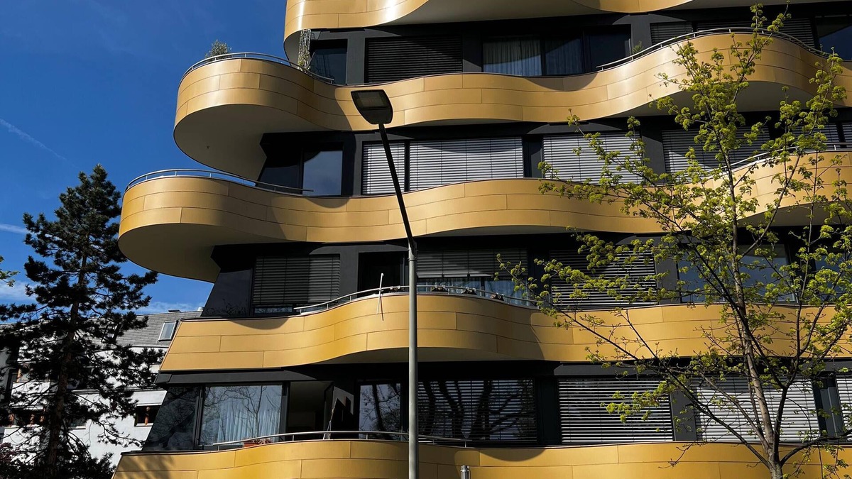 Gries Apartment | Reside in the Golden Wave