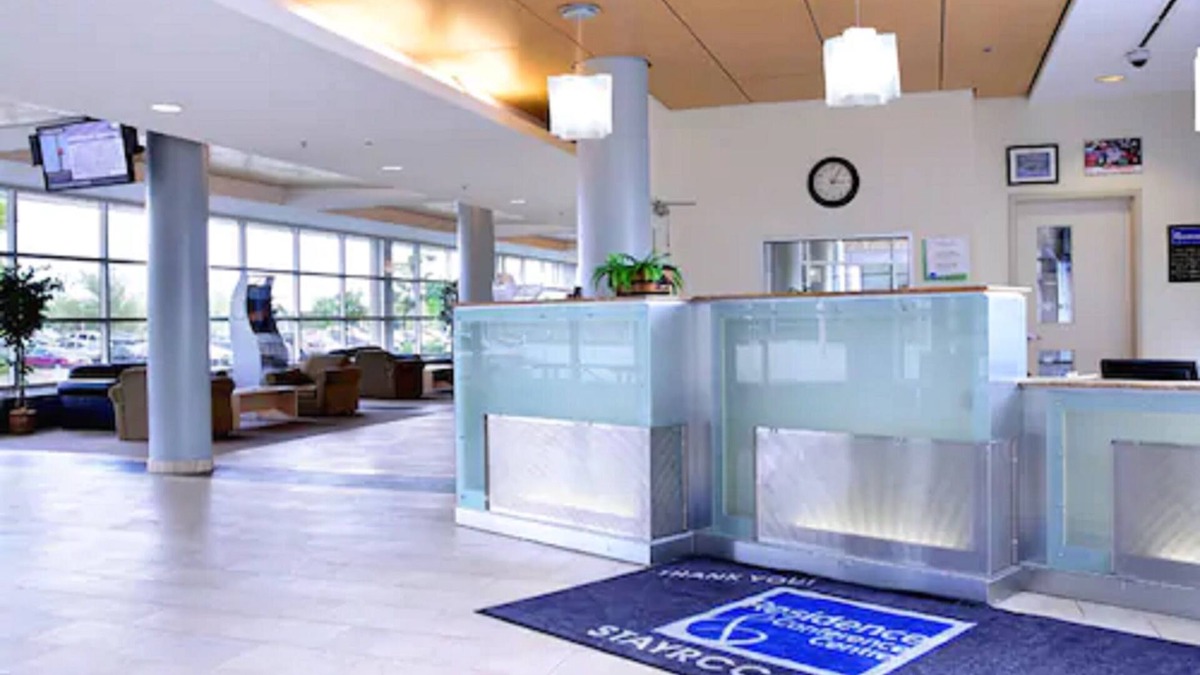 Durham Region Hotel | Residence & Conference Centre - Oshawa